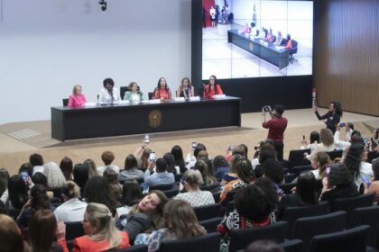 Coletivos de mulheres apresentam projetos que querem aprovar no Congresso