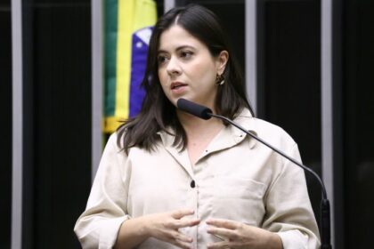 Projeto suspende portaria do governo sobre reestruturação de carreiras
