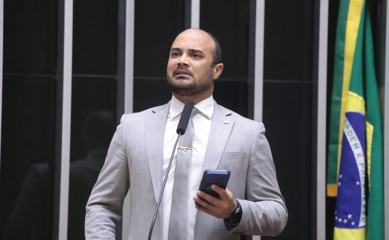 Comissão aprova auxílio para policial ameaçado que precisar mudar de residência
