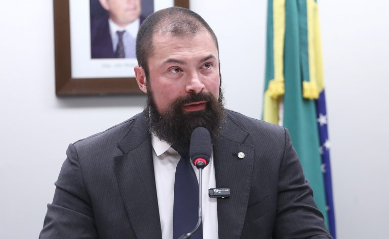 Comissão aprova penas mais duras para tráfico de drogas quando há uso de arma de fogo
